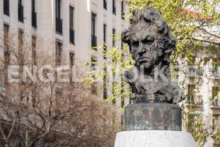 Apartament a Goya. Oportunidad para reforma integral con balcón en el corazón de go