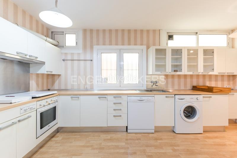 Foto 078cbe9f-5e70-42b4-91a6-f216bbaa6cb7. Appartement avec chauffage parking piscine dans Nueva España Madrid