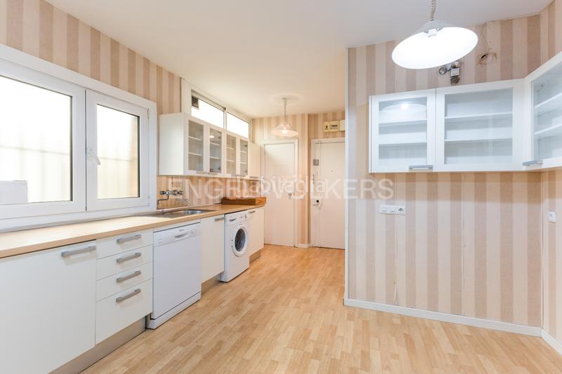 Foto 0fb2f377-a3ee-4392-a43a-9861f5ad5799. Appartement avec chauffage parking piscine dans Nueva España Madrid