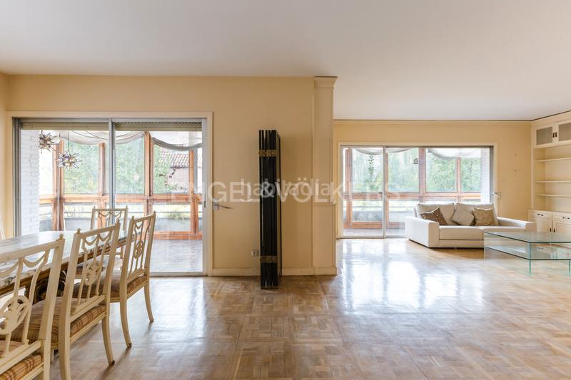 Foto 57ab8874-7dac-4bec-a8ce-f7bd978fc04e. Appartement avec chauffage parking piscine dans Nueva España Madrid