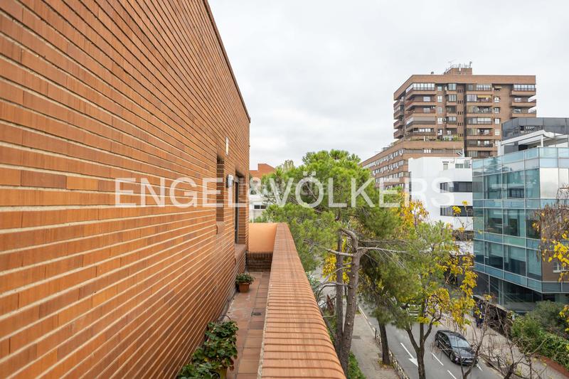 Foto 180611ce-13ab-4bef-9f53-d913a7840ab9. Location attique avec chauffage parking dans San Juan Bautista Madrid