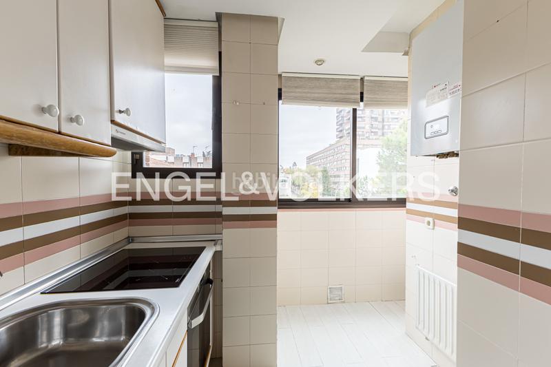 Foto eb00c92a-3244-4784-a464-48cb8000eac2. Location attique avec chauffage parking dans San Juan Bautista Madrid