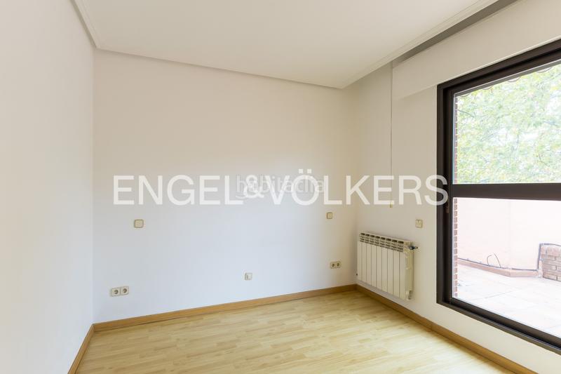 Foto 54835803-d4cc-462b-a2e5-a795629c96bf. Rent penthouse with heating parking in San Juan Bautista Madrid