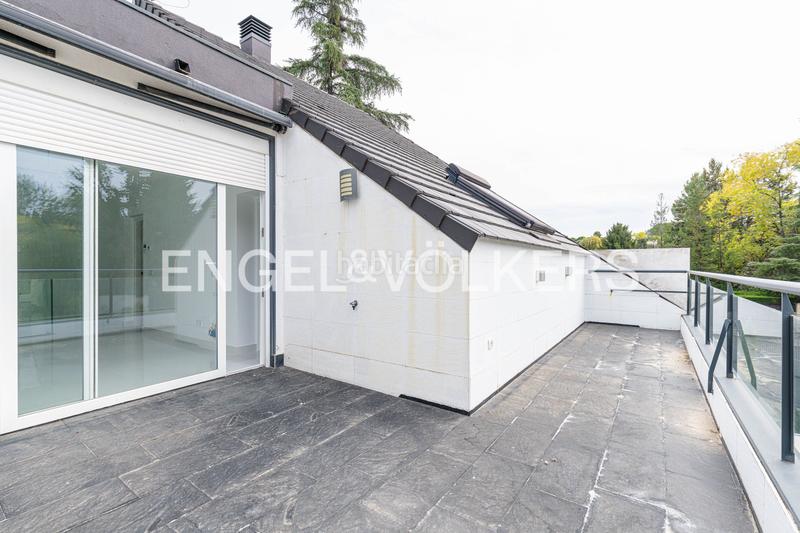 Foto 02a5348f-c874-4a38-8744-447d4c35358b. Casa con riscaldamento parcheggio piscina in urbanización La Moraleja La Moraleja