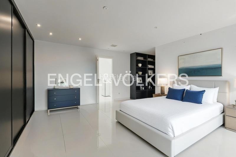 Foto 1f980426-77eb-48d3-bb44-85daf2f41816. Casa con riscaldamento parcheggio piscina in urbanización La Moraleja La Moraleja