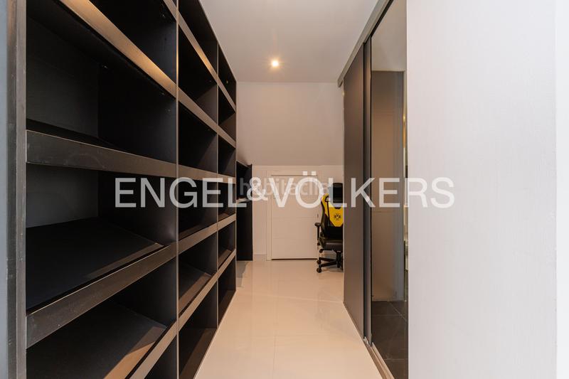 Foto 24e52046-80c0-4452-a9c4-79698a78d9b9. Casa con riscaldamento parcheggio piscina in urbanización La Moraleja La Moraleja