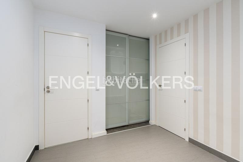 Foto 48bde3b0-ef83-4f3a-b89e-d5c175956738. Casa con riscaldamento parcheggio piscina in urbanización La Moraleja La Moraleja