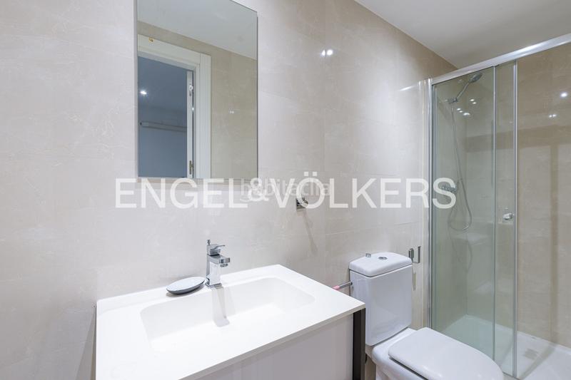 Foto 944061b0-eb22-4ca9-a3c7-c31abbc53ca8. Casa con riscaldamento parcheggio piscina in urbanización La Moraleja La Moraleja