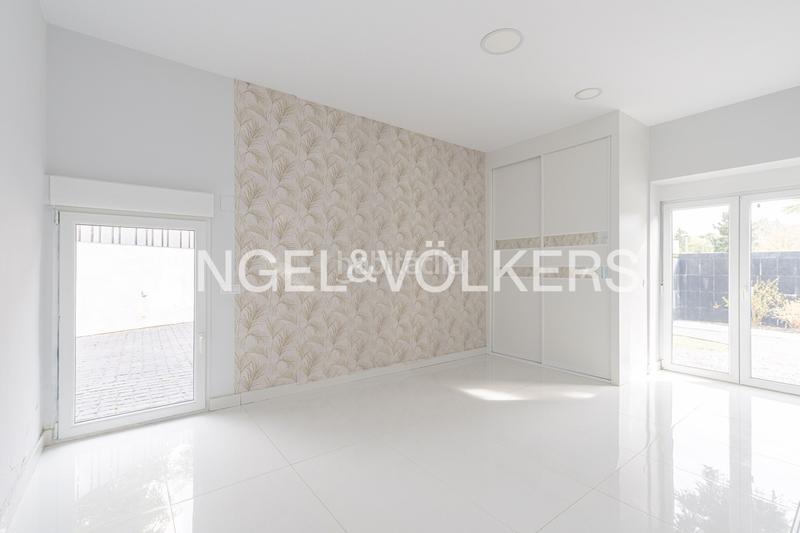 Foto d9f35191-4abc-442b-8a44-f663b874b190. Casa con riscaldamento parcheggio piscina in urbanización La Moraleja La Moraleja