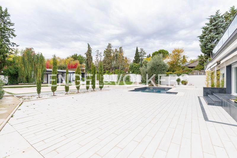 Foto de43571f-8dc7-4da0-a574-adff3477a9ad. Casa con riscaldamento parcheggio piscina in urbanización La Moraleja La Moraleja