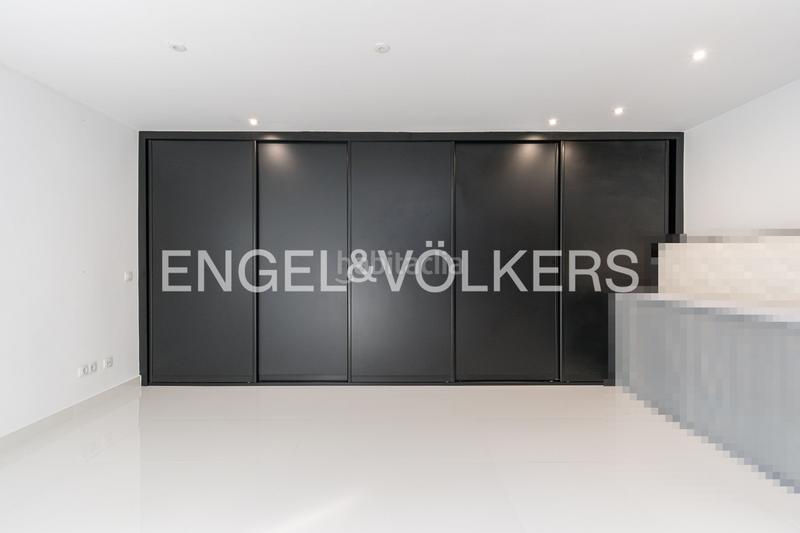 Foto f785feaa-e3ca-4134-97f9-d1702a2ab545. Casa con riscaldamento parcheggio piscina in urbanización La Moraleja La Moraleja