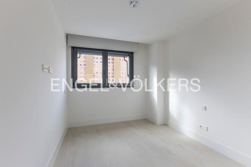 Foto d811662b-df5a-4ba2-91d3-bc2a624e1621. Location appartement avec chauffage parking piscine dans Madrid