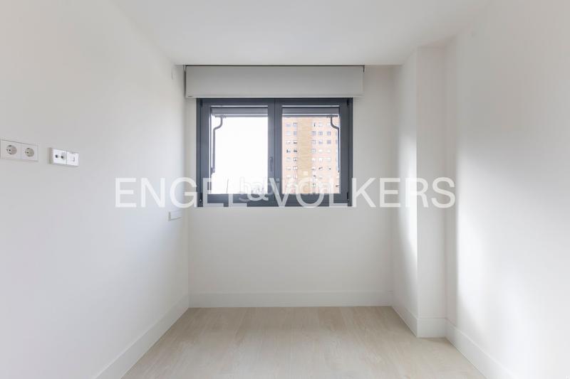 Foto 28aac3e5-85dd-480a-af2e-9092f9877082. Rent apartment with heating parking pool in Estrella Madrid