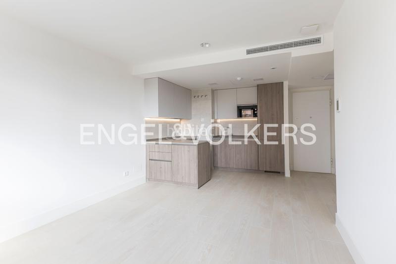 Foto 6e02cf5e-8d14-45c1-acfb-34c337f906fc. Rent apartment with heating parking pool in Estrella Madrid