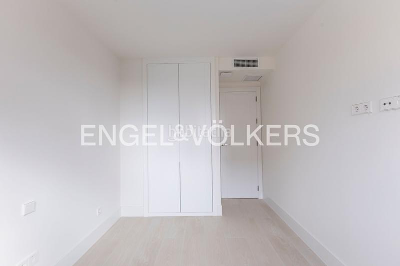 Foto 9b6f479f-b280-4424-ade0-873c27e20e7d. Rent apartment with heating parking pool in Estrella Madrid