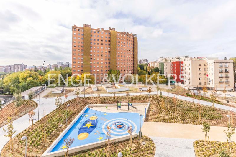 Foto ebb11f57-8109-48cb-953e-aec67bcc9fa7. Rent apartment with heating parking pool in Estrella Madrid