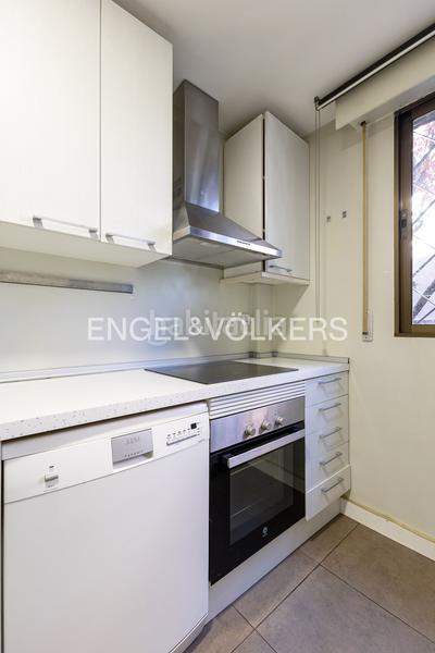 Foto 0230d03f-9e3c-4d40-bbc5-ea1380171f4d. Casa amb calefacció aparcament piscina a San Juan Bautista Madrid