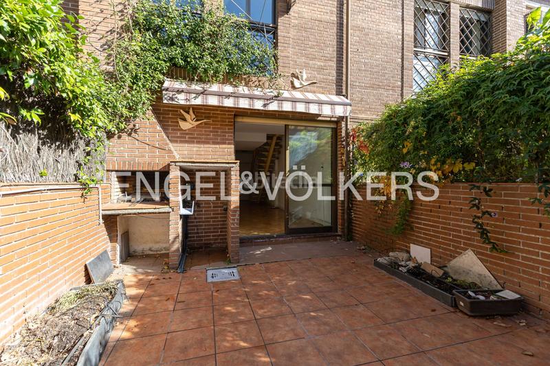 Foto 3345a6a2-7632-4fea-8960-c381dc80da9c. Casa amb calefacció aparcament piscina a San Juan Bautista Madrid