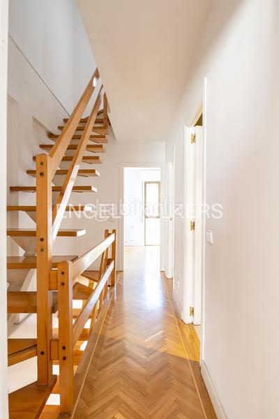 Foto 4fb9027a-4f49-4222-94d7-472776c4dbd2. Casa amb calefacció aparcament piscina a San Juan Bautista Madrid