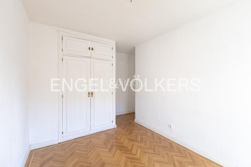 Foto 6b892df6-921d-41b9-879c-c8f6614d7fa9. Casa amb calefacció aparcament piscina a San Juan Bautista Madrid