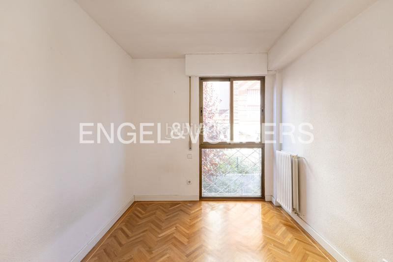 Foto 7e05ba24-e198-4990-a70f-5cf0863d2911. Casa amb calefacció aparcament piscina a San Juan Bautista Madrid