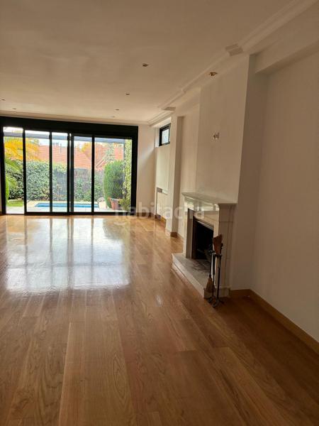 Foto 17dfe2d7-d24d-4089-b246-ee60943dc658. Alquiler casa adosada fantástica casa adosada en Encinar de los Reyes La Moraleja