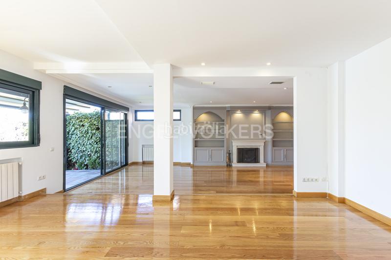 Foto da9b67f7-1e85-4a83-b652-0cc722e95271. Alquiler casa adosada fantástica casa adosada en Encinar de los Reyes La Moraleja