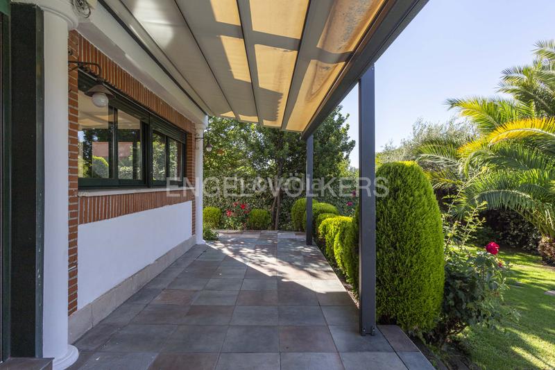 Foto e8494d29-0271-4260-a4c9-eddc09e1923a. Alquiler casa adosada fantástica casa adosada en Encinar de los Reyes La Moraleja