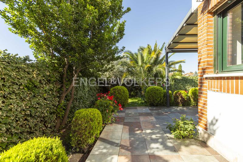 Foto 6dedcd25-84c2-459c-ba55-3eda5d87cbb6. Lloguer casa adossada amb calefacció aparcament a La Moraleja