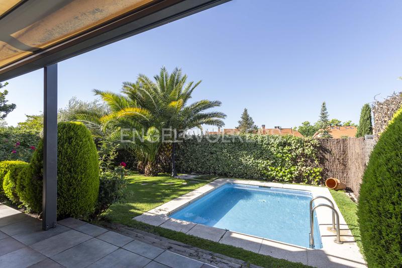 Foto 89c71507-f1bd-4222-9a6a-8db63c23392e. Lloguer casa adossada amb calefacció aparcament a La Moraleja