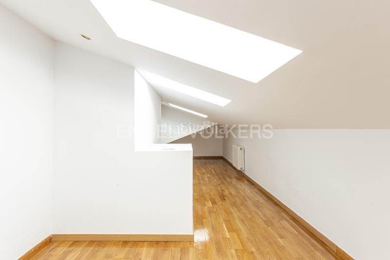 Foto 957c1495-7e9d-4846-b068-613051f6015d. Lloguer casa adossada amb calefacció aparcament a La Moraleja