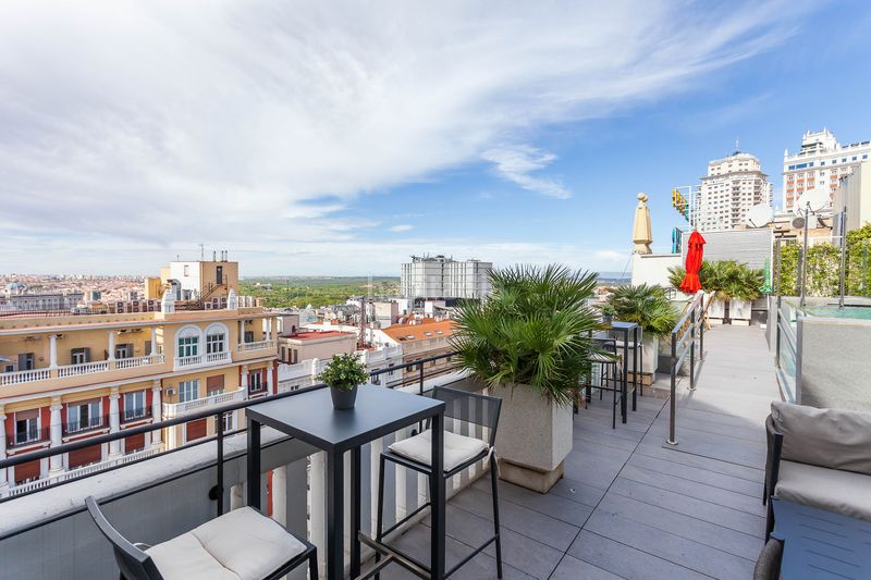 Foto 00f6ca1e-a2b3-4521-8f38-989da0c78584. Apartament amb calefacció aparcament piscina a Universidad-Malasaña Madrid
