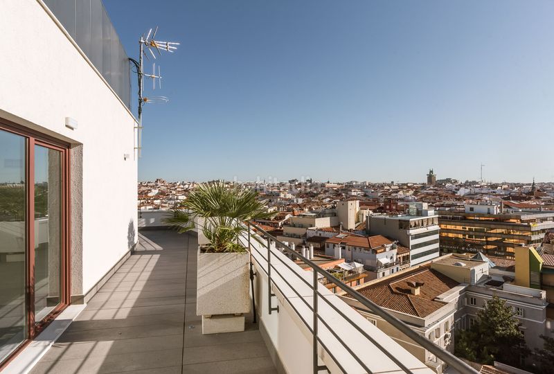 Foto 1fd5d2cd-2978-47fb-9f41-8b3c33ea65d9. Apartament amb calefacció aparcament piscina a Universidad-Malasaña Madrid