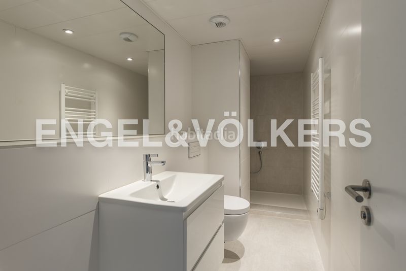 Foto 21b0782e-6a69-4407-b6dd-f2eda44bc15e. Apartament amb calefacció aparcament piscina a Universidad-Malasaña Madrid