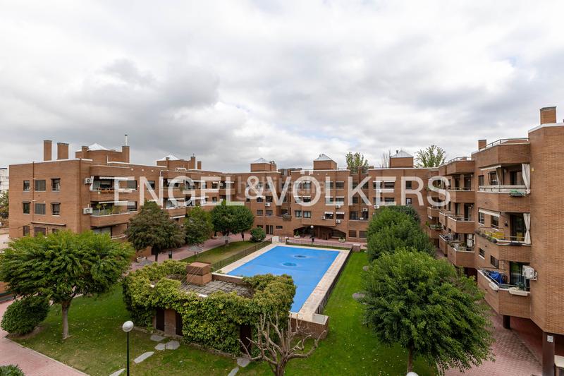 Foto dc7ab1d8-95ae-4826-b458-5559a345cef5. Apartamento magnifico piso en avenida de europa en Madrid