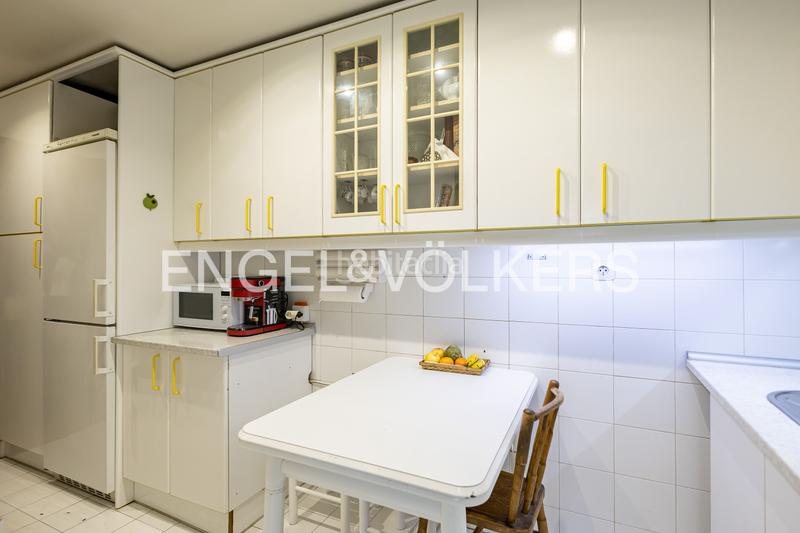 Foto ec6daa4a-155c-458a-a076-ea9b0596c9c4. Apartamento magnifico piso en avenida de europa en Madrid
