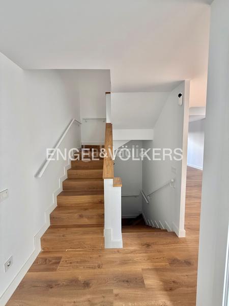 Foto 1b95e248-ad1e-4fd3-b9c2-04984bcda930. Location maison avec chauffage parking dans Fresnos I y II Torrejón de Ardoz