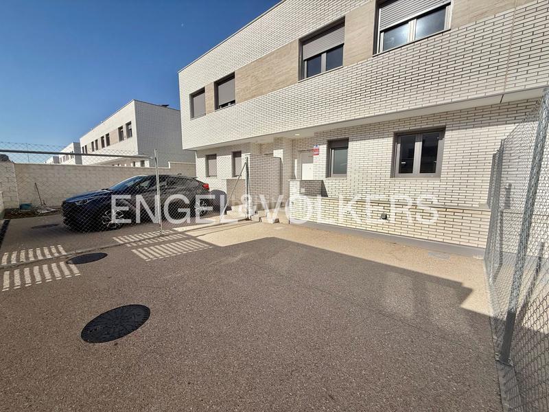 Foto 786072e7-c7e7-4cd9-9073-2fda8dc7d91e. Location maison avec chauffage parking dans Fresnos I y II Torrejón de Ardoz