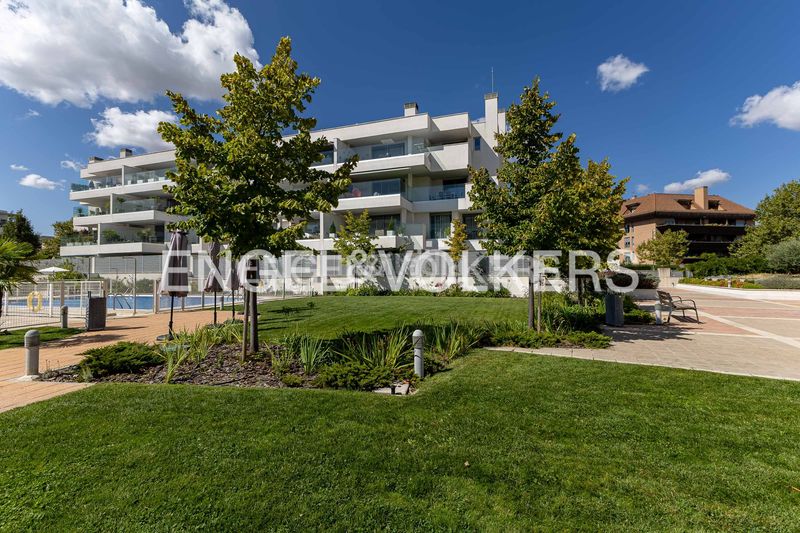 Foto 5d93dfb0-f8c3-4eef-ae41-8206dcbbfee2. Apartament amb calefacció aparcament piscina a Valdepastores-Las Encinas Boadilla del Monte