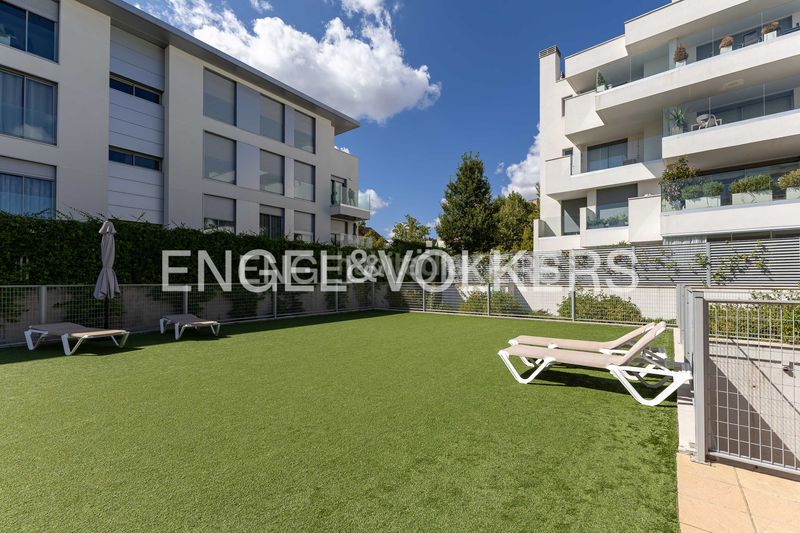 Foto b9d017be-7bdc-49c3-9183-a16b5eebaee4. Apartament amb calefacció aparcament piscina a Valdepastores-Las Encinas Boadilla del Monte