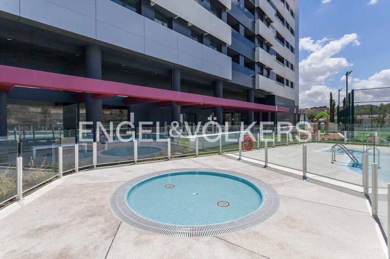 Foto 45482de2-6fc4-4750-a2d5-a330ef63565e. Appartement mit heizung parking pool in Imperial Madrid