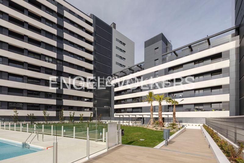 Foto f283d9ee-c1ea-4669-9a5f-0d06f8388b6d. Appartement mit heizung parking pool in Imperial Madrid