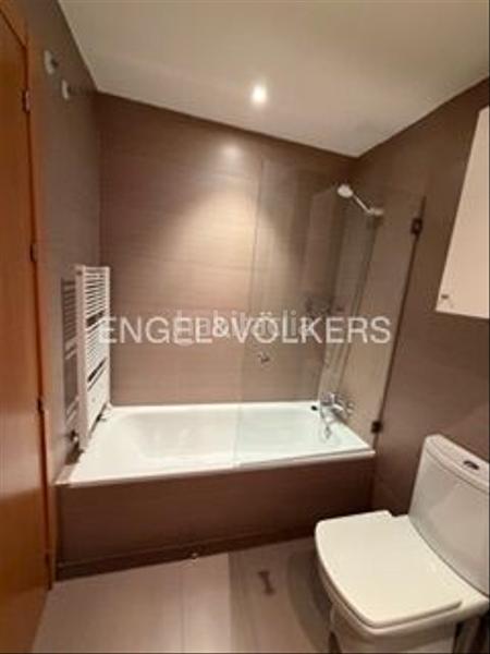 Foto a2f2c190-900e-4aca-9e95-1c7d818cd12c. Lloguer apartament amb calefacció aparcament a Ríos Rosas-Nuevos Ministerios Madrid