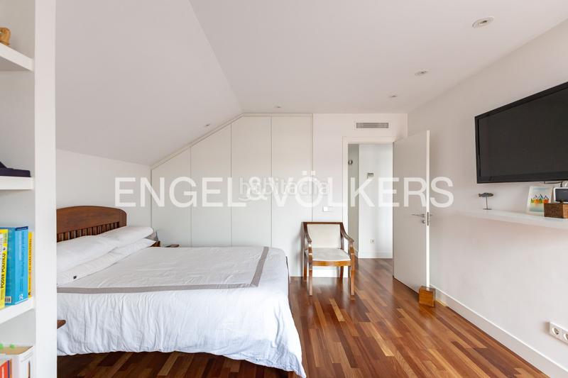 Foto 343d760a-f726-4226-99c0-60241fb213a9. Duplex con riscaldamento parcheggio piscina in Monte el Pilar Majadahonda