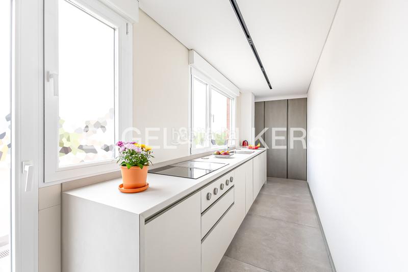 Foto 953c7f52-d2a4-4d12-a6e2-21a46ea4acbf. Duplex con riscaldamento parcheggio piscina in Monte el Pilar Majadahonda