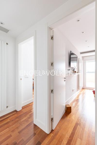 Foto b2eec5c1-02f5-440a-b92a-621bbb946900. Duplex con riscaldamento parcheggio piscina in Monte el Pilar Majadahonda