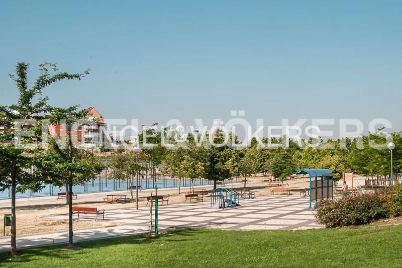 Foto 0664f87f-f9e7-432b-b314-fb75239d3d1e. Apartament amb calefacció a Valdeacederas Madrid