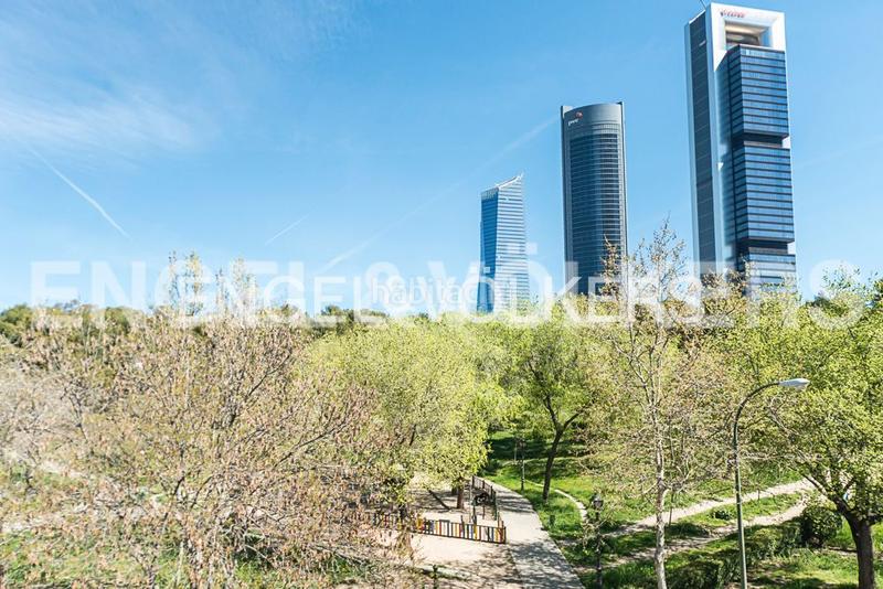 Foto aacdeb17-b065-4d08-a50e-9d159462685e. Apartament amb calefacció a Valdeacederas Madrid