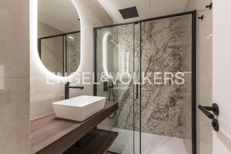 Foto 169ddac3-6873-4a96-89d8-8b718e31e8ca. Alquiler apartamento piso amueblado en menéndez pelayo en Madrid