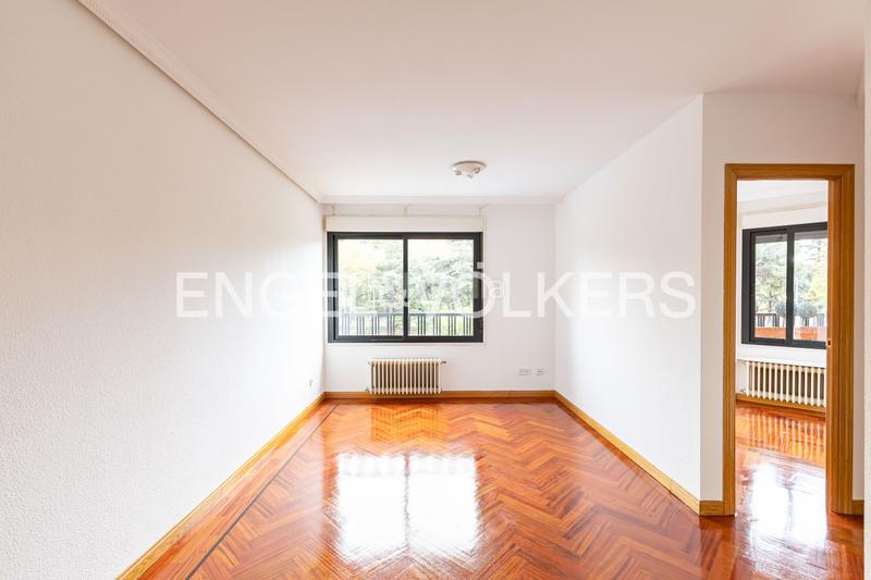 Foto 00697834-bb6f-4b5a-a804-399c73d3aa14. Apartament amb calefacció aparcament a Costillares Madrid